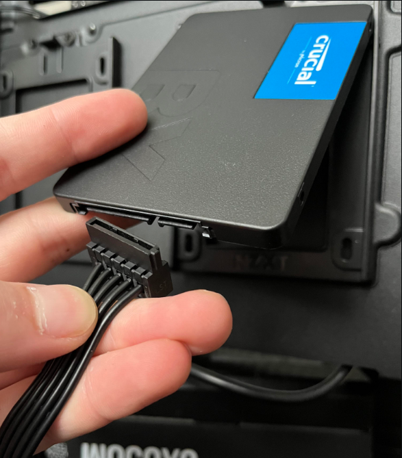 Подключение SATA SSD при сравнении SSD и HDD в играх