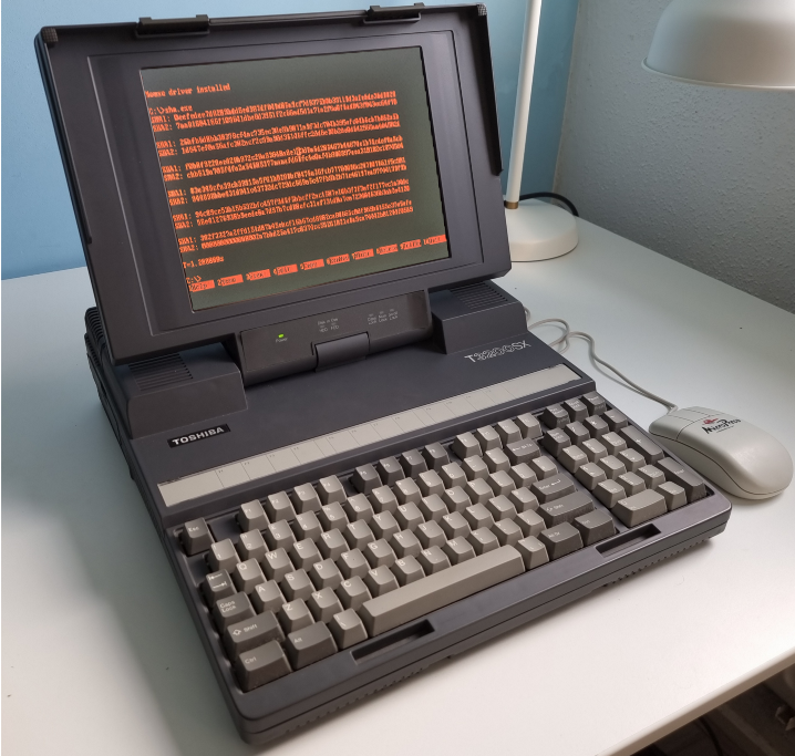 Ноутбук Toshiba T3200SX 1989 года выпуска