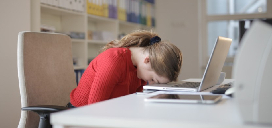     Flies breathe and employees sleep.  Pexels photo by Andrea Piacquadio