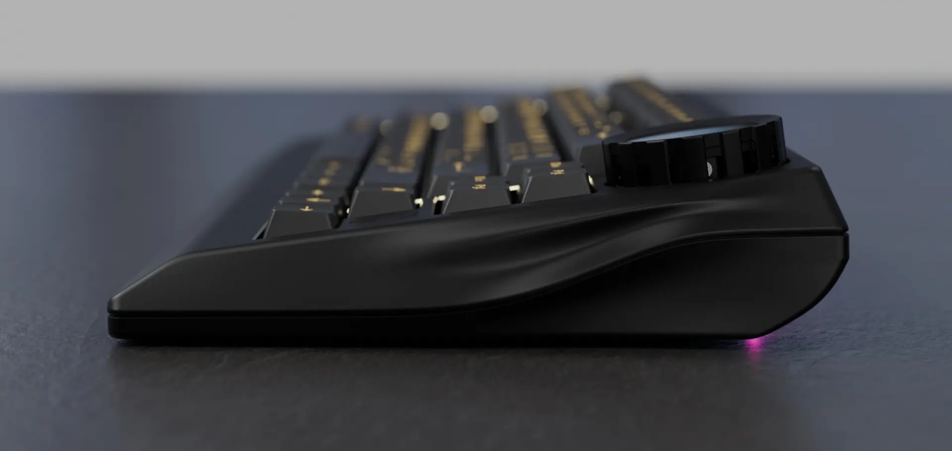 Wuque Studio выпустила коллекционную клавиатуру Nama весом 8,6 кг с часовым механизмом