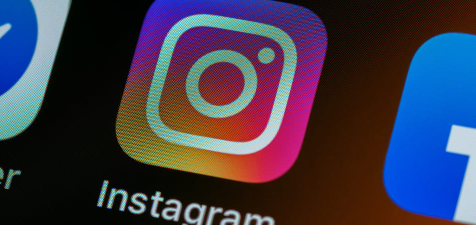 В историях Instagram стикер со ссылкой стал доступен всем пользователям