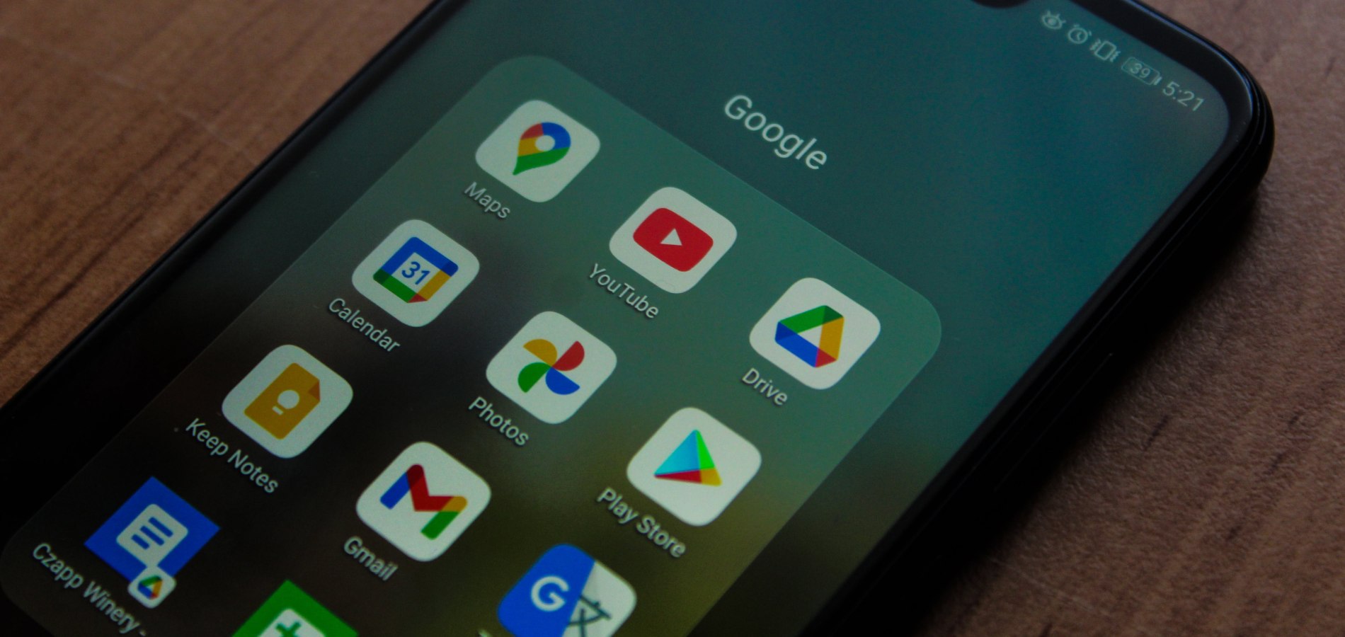 С 2024 года Google ужесточит требования для модерации ИИ-контента в приложениях Android