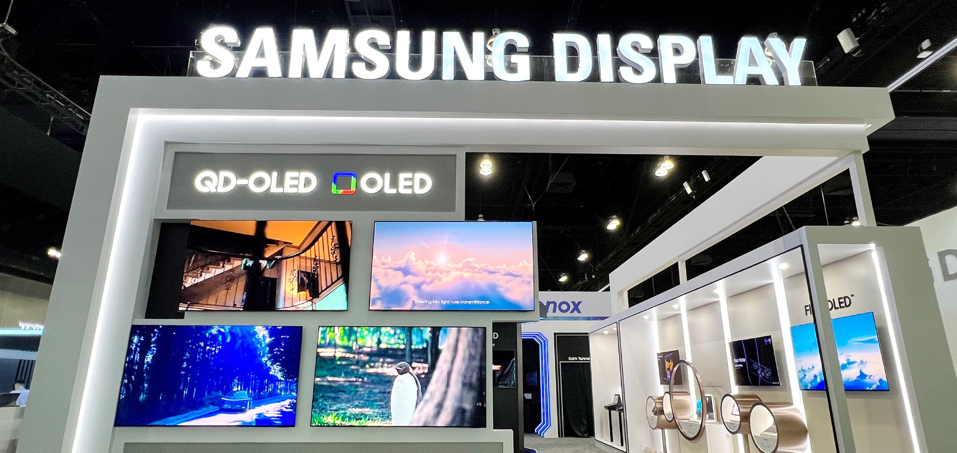 В Samsung представили дисплей-свиток и дисплей, умеющий измерять пульс и давление