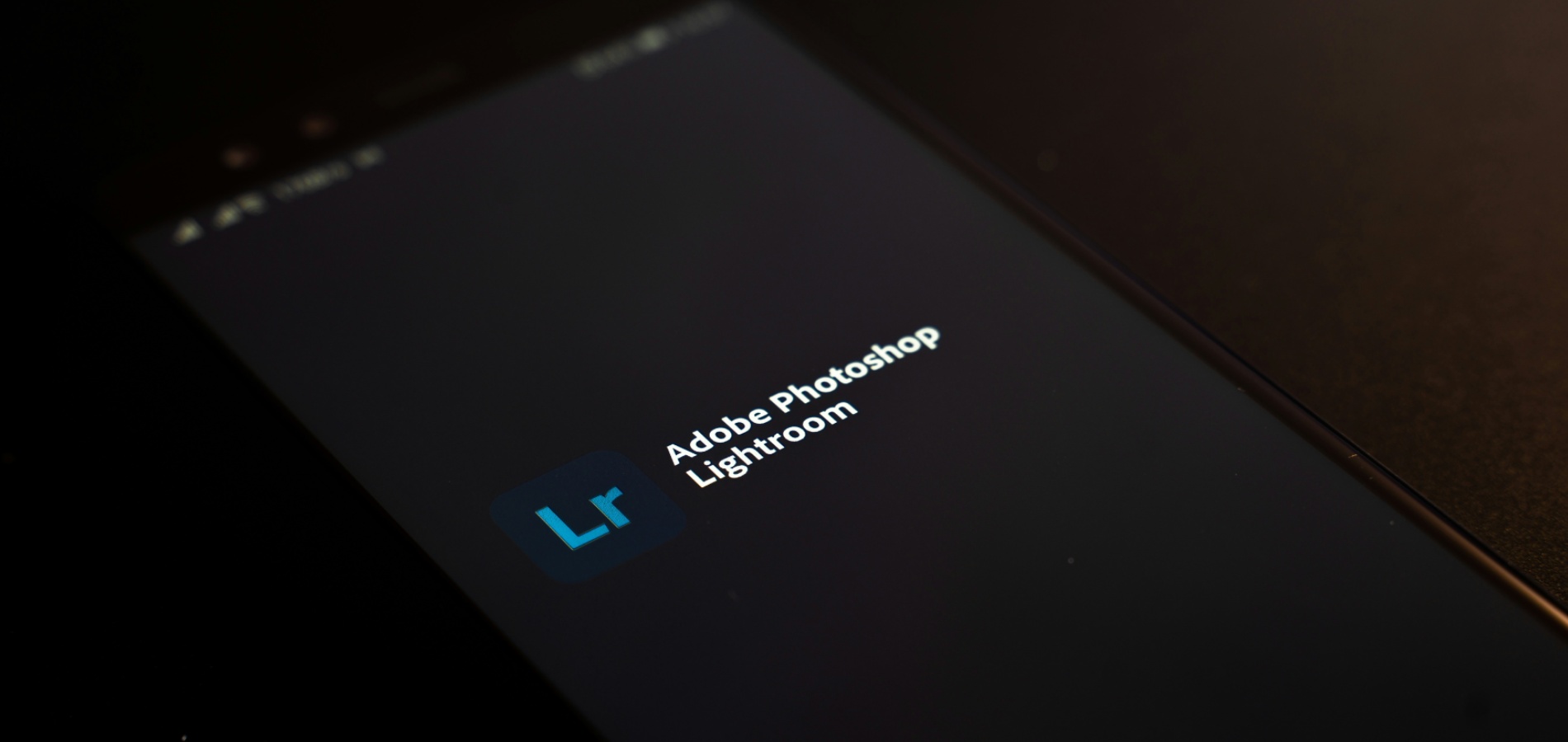 Adobe добавила новые функции на основе ИИ в Lightroom для iPad, iPhone и Mac