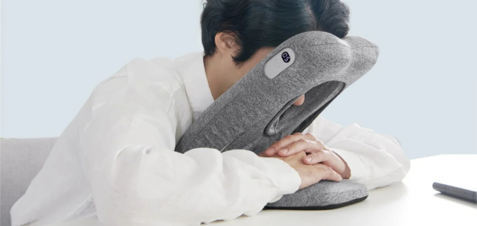 В компании Atex создали анатомическую подушку с таймером для сна на рабочем месте