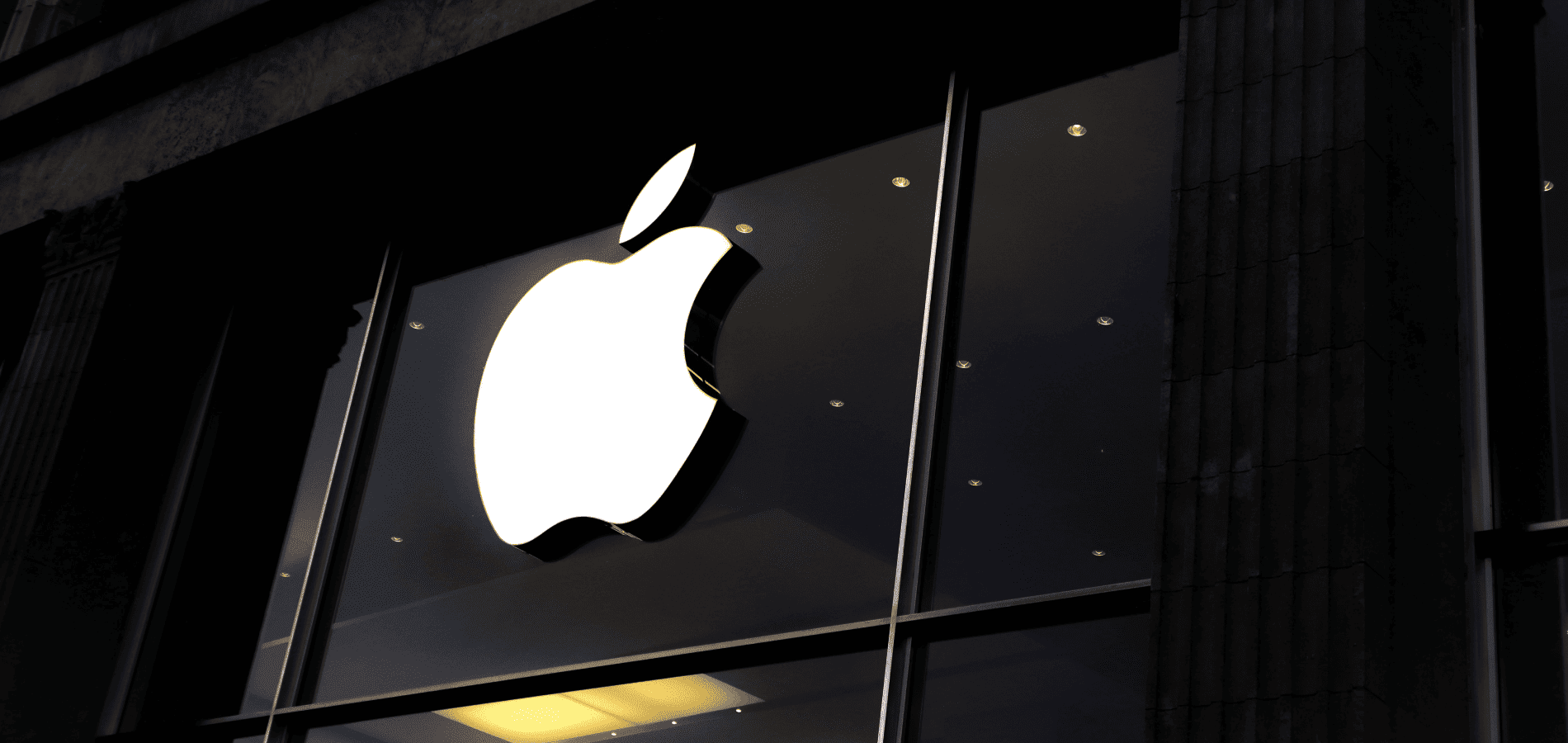 Тим Кук покидает пост генерального директора Apple