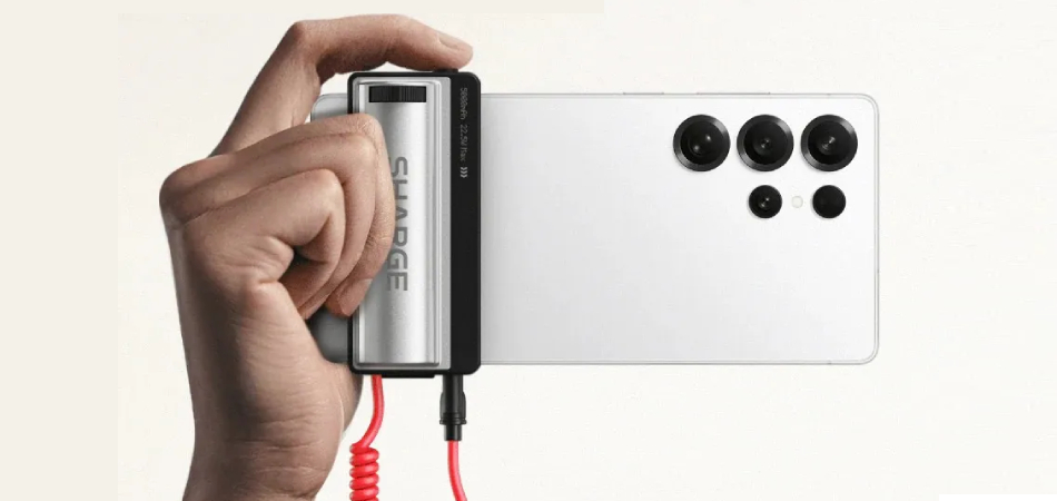 Sharge представила Grip – пауэрбанк-рукоятку для смартфонов